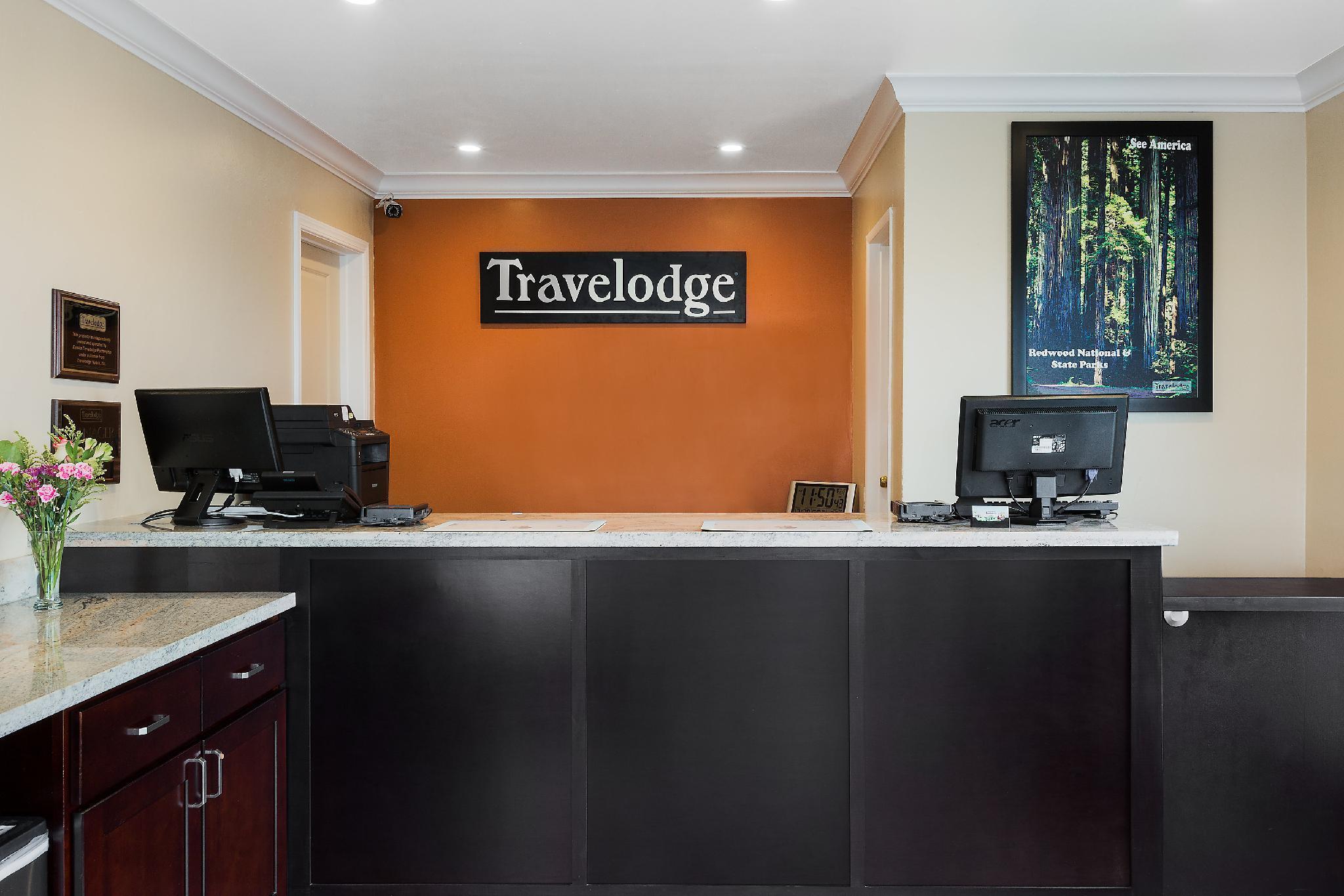 Travelodge By Wyndham Юрика Экстерьер фото